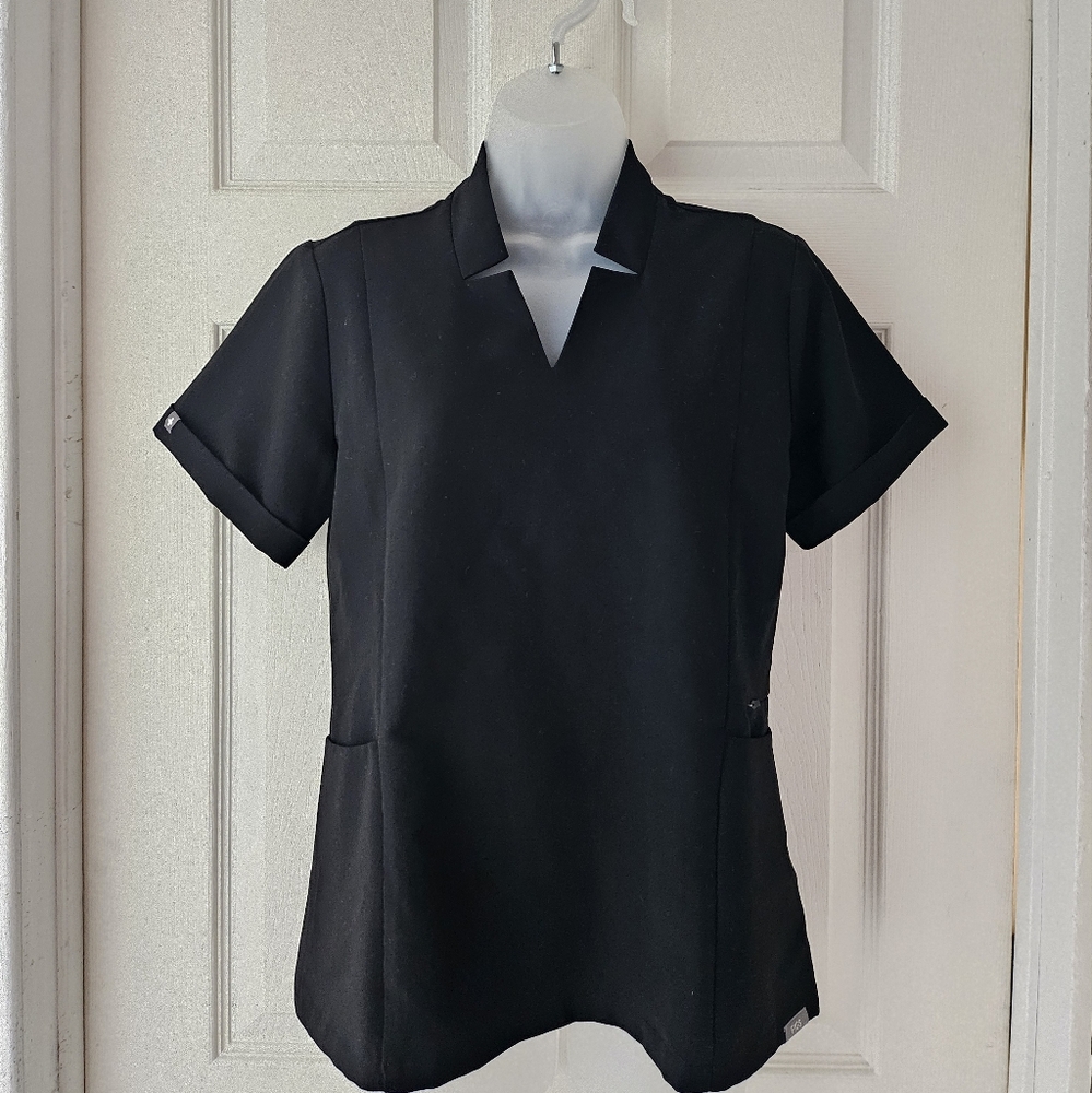 FIGS Inala Slim Scrub Top